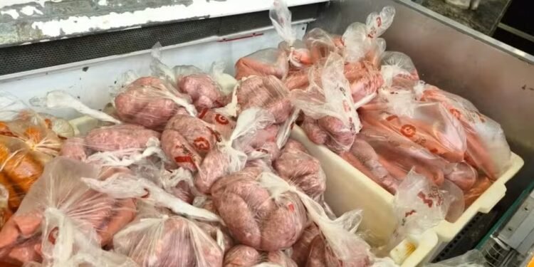 60 quilos de carnes são descartados em supermercado de Cabo Frio
