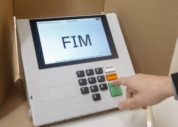 Votação prorrogada por 2 horas em todo o Brasil