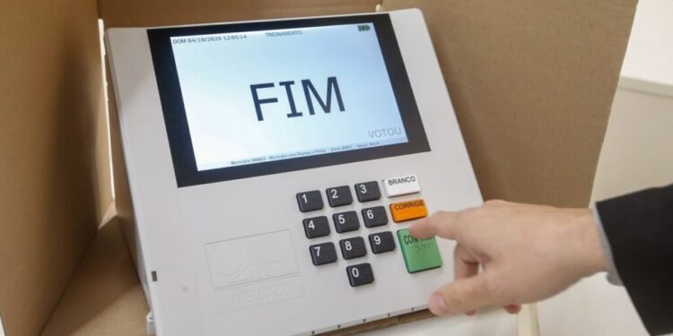 Votação prorrogada por 2 horas em todo o Brasil